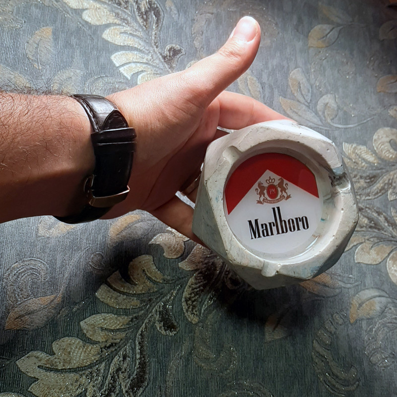 زیرسیگاری مدل اپوکسی طرح Marlboro