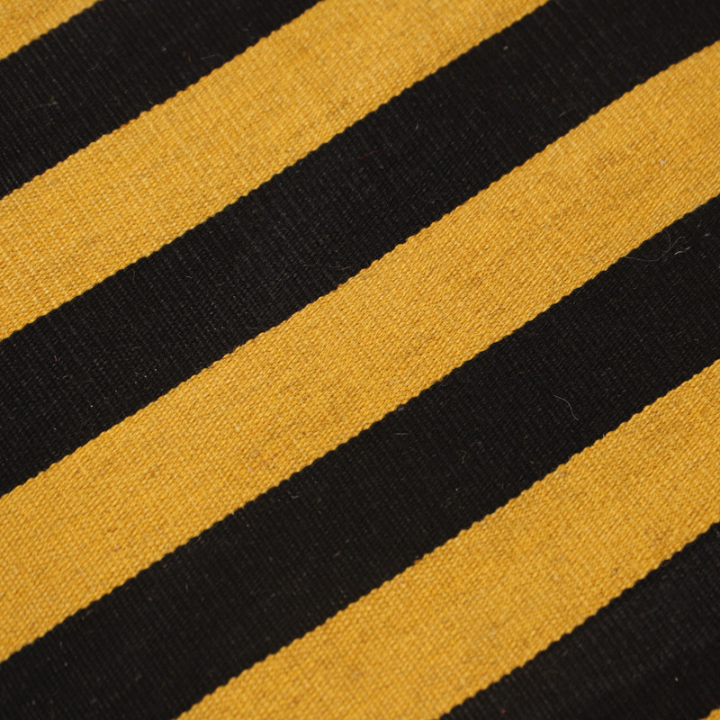 گلیم دستبافت یک ونیم متری مدل نایین کد 4050183 زمینه زرد