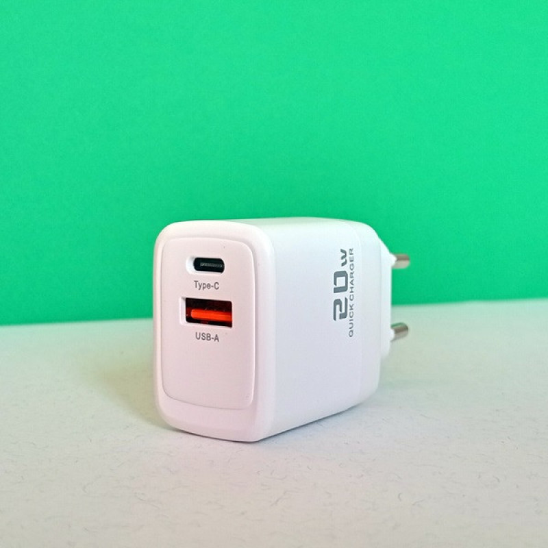شارژر دیواری 20 وات توکی مدل JT-P20F به همراه کابل USB-C