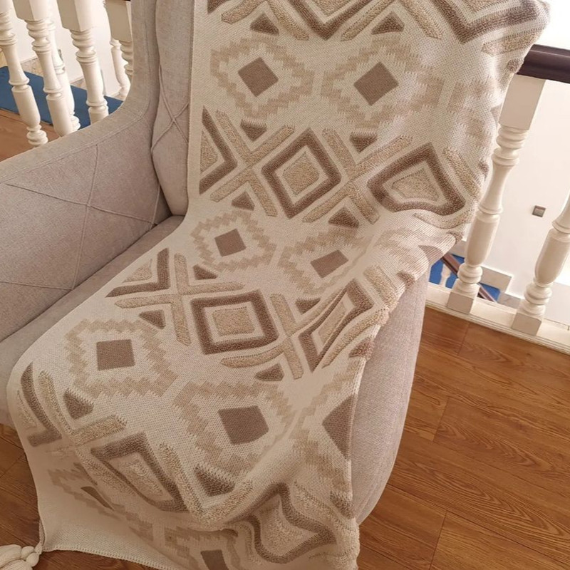 شال مبل و تخت مدل پانچدوزی سایز 142×175 سانتیمتر