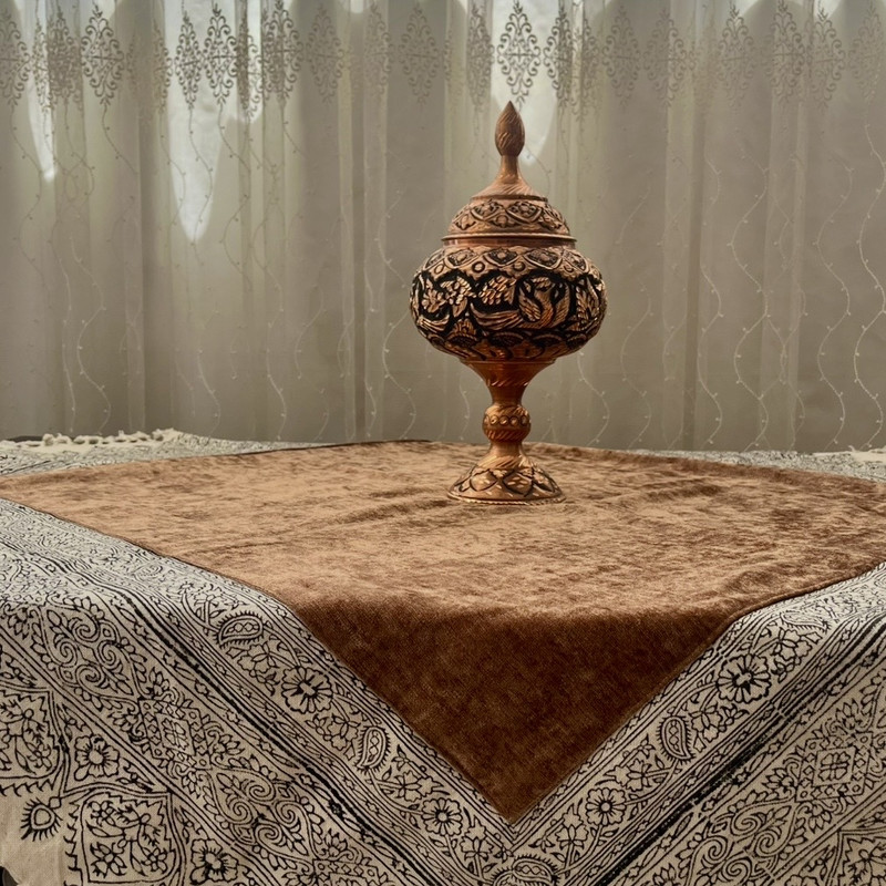 رومیزی مدل ماه سلطان  سایز 100x100 سانتی‌متر