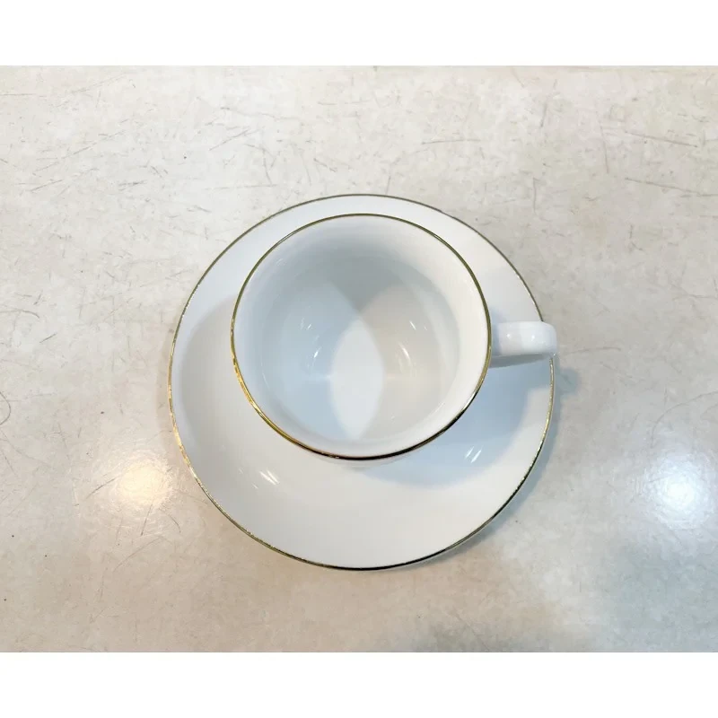 سرویس چای خوری 12 پارچه شرکت صنایع چینی تقدیس مدل لب طلا