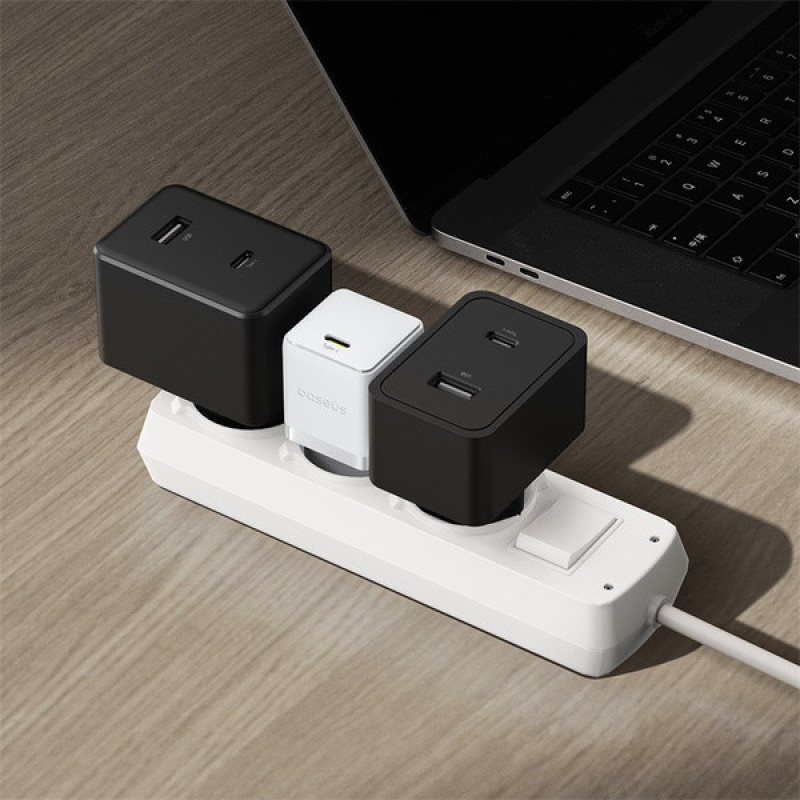 شارژر دیواری 20 وات بیسوس مدل Palm 1C به همراه کابل تبدیل USB-C