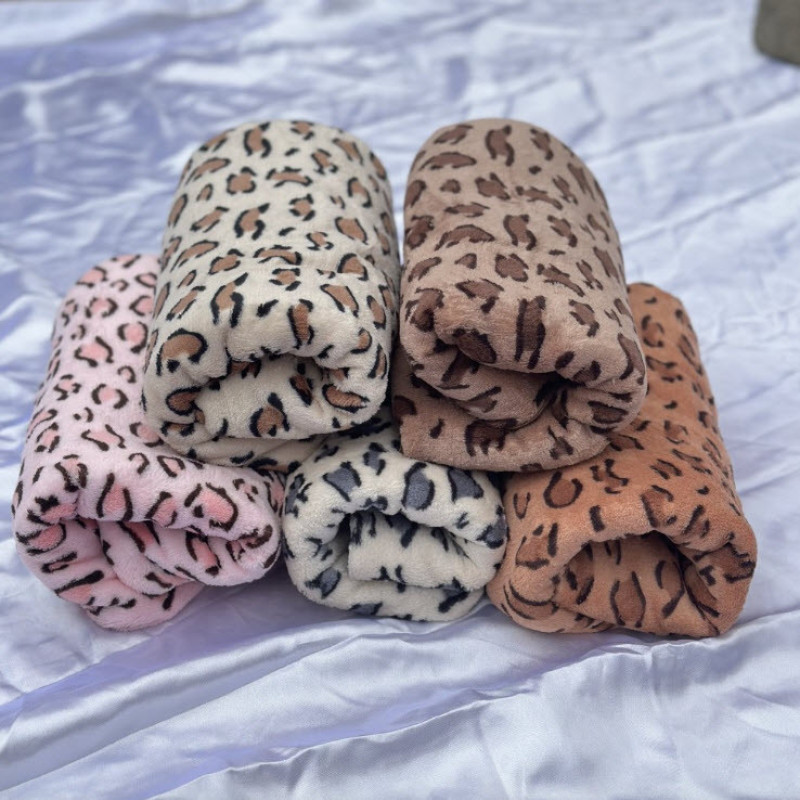 حوله استخری ویراگیتا مدل پلنگی سایز 70x140 سانتی متر