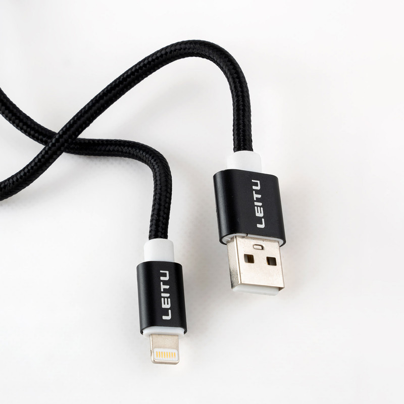 شارژر دیواری لیتو مدل LH-31 به همراه کابل تبدیل لایتنینگ