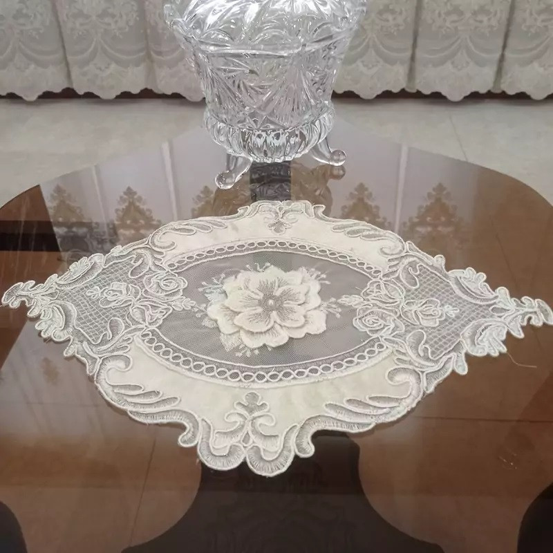 ست رومیزی سه تکه مدل دانتل طرح گل برجسته