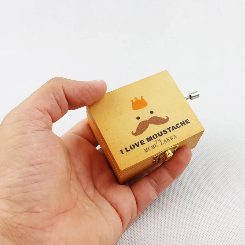 جعبه موزیکال مدل کودکانه طرح عمو سبیلو و تاج کد MB15