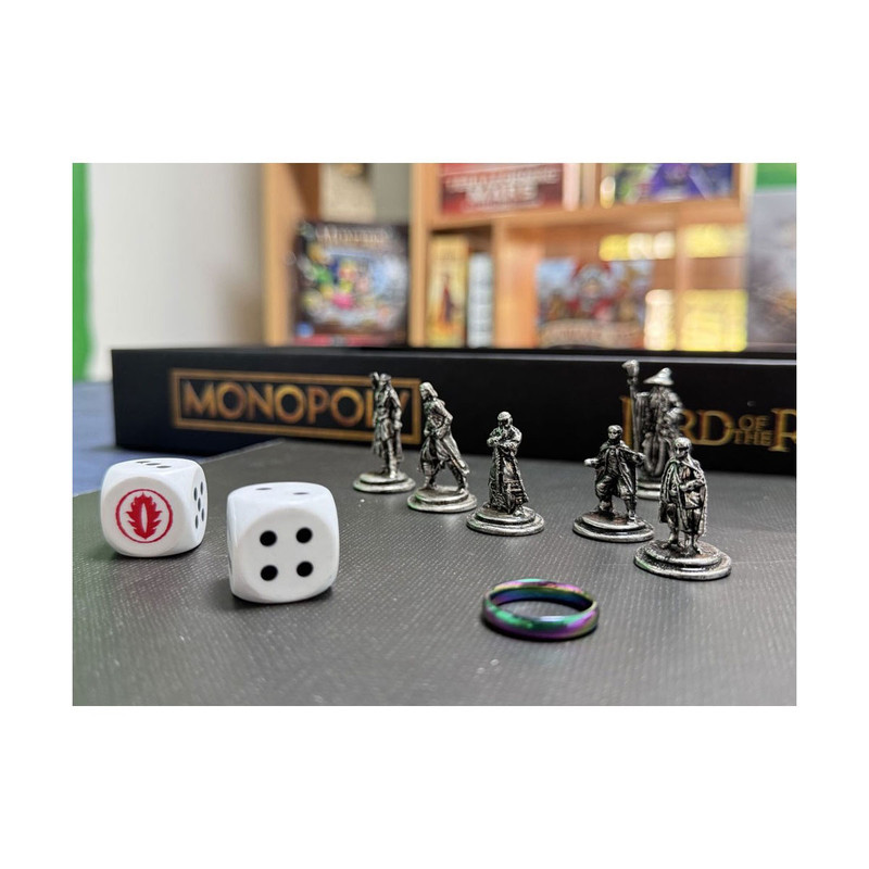 بازی فکری مونوپولی ارباب حلقه‌ها فکرآوران مدل Monopoly بازی استراتژیک 2 تا 6 نفره با کنترل حلقه قدرت، نقش‌آفرینی، جمع‌آوری امتیاز و مدت زمان بیش از یک ساعت مناسب 8 سال به بالا