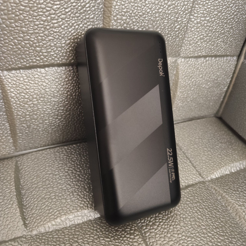 پاوربانک 22.5 وات دیپک مدل DP-B33 ظرفیت 30000 میلی‌آمپر ساعت به همراه کابل USB-C