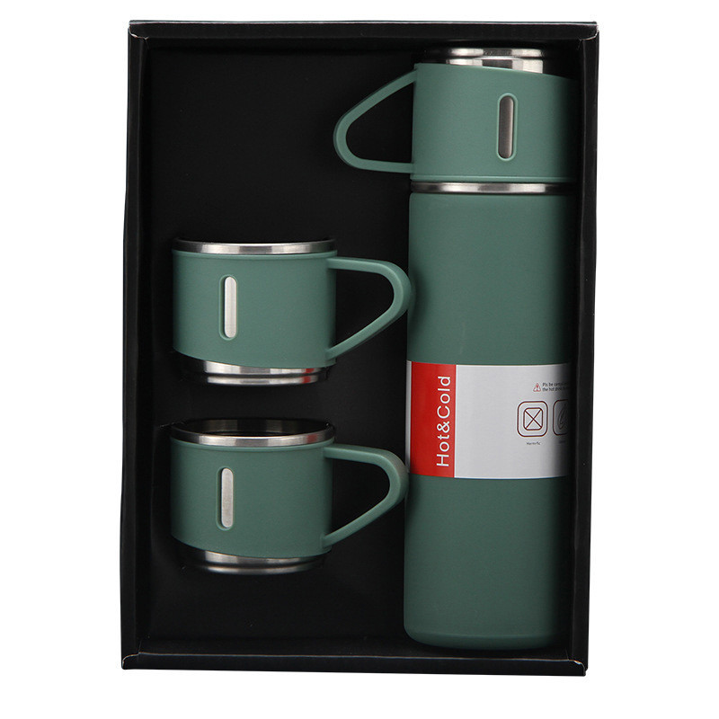 فلاسک مدل gift گنجایش 0.5 لیتر به همراه لیوان سفری بسته 2 عددی