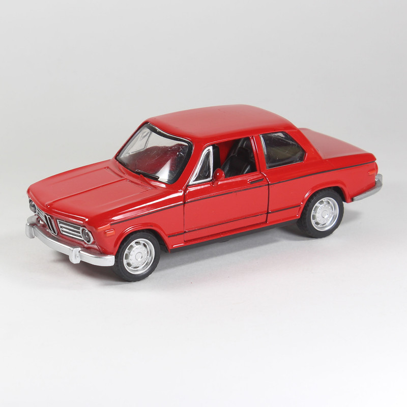 ماشین بازی مدل BMW 2002 کد 0098