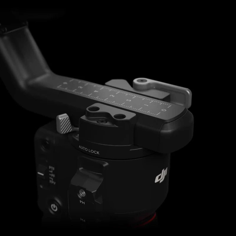 گیمبال دی جی آی مدل DJI RS4 به همراه کیف