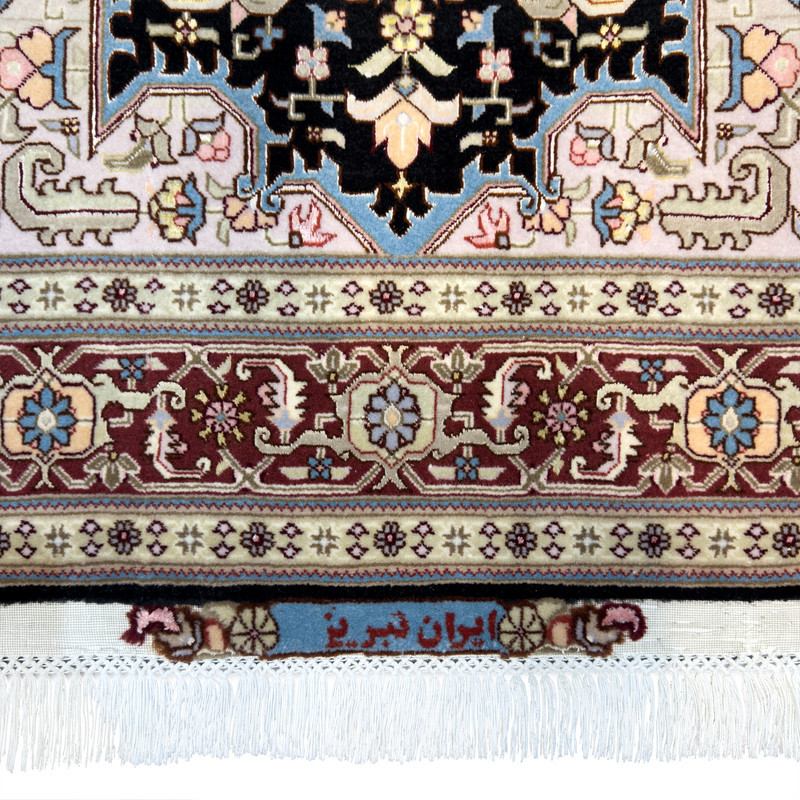 فرش دستبافت یک و نیم متری مدل تبریز طرح هریس کد F-TA-HN-13 زمینه مشکی