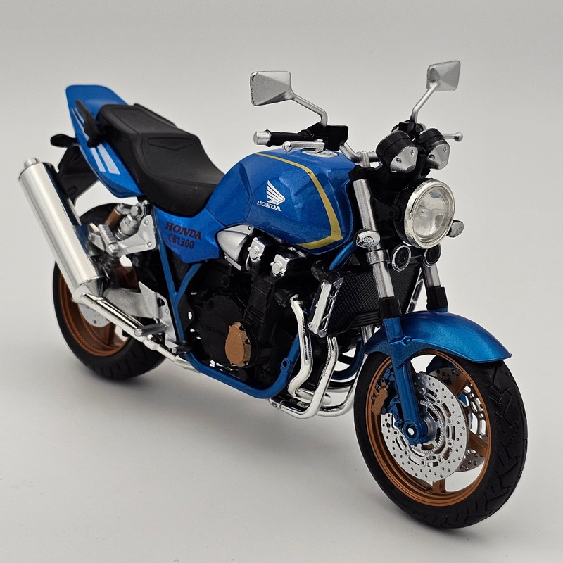 موتور بازی اتومکس مدل سی بی cb1300