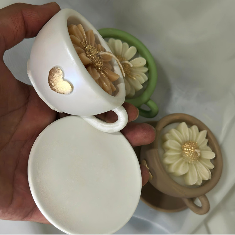 شمع مدل گل مارگاریت طرح فنجان و نعلبکی