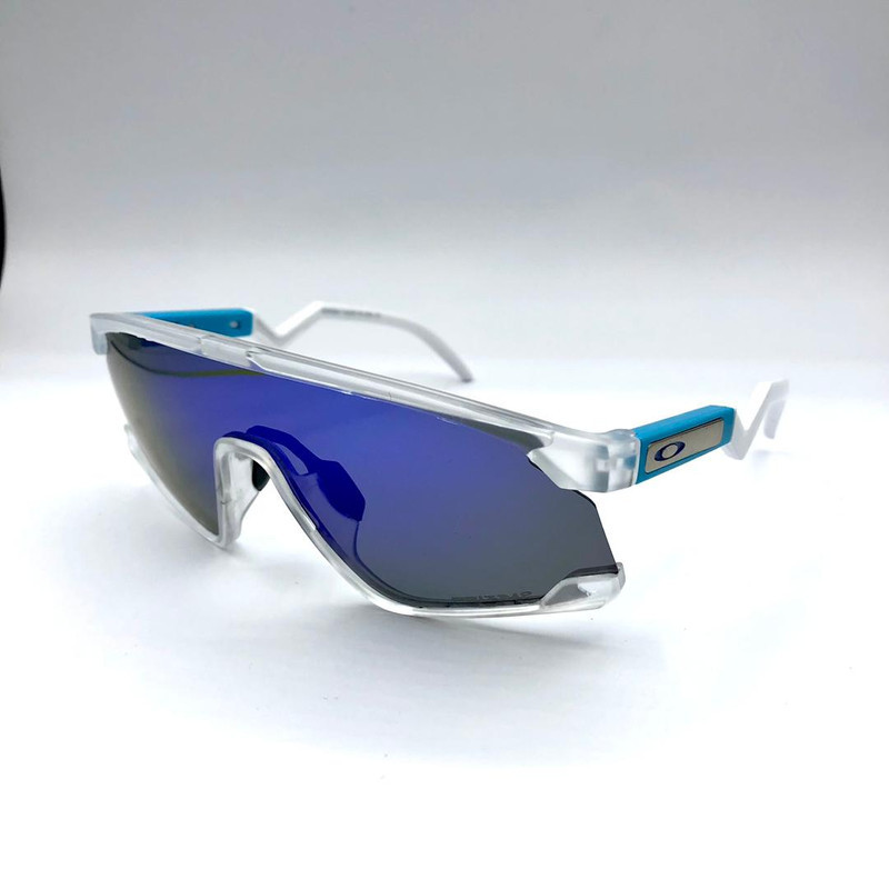 عینک ورزشی اوکلی مدل OKL48747-2025