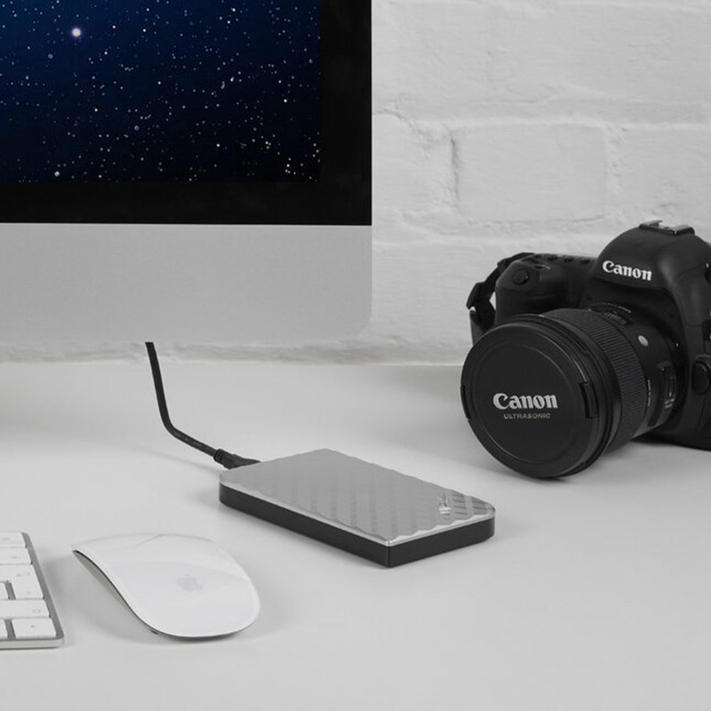 هارد اکسترنال ورباتیم مدل Store 'n' Go  ظرفیت دو ترابایت دارای رابط USB Type-A 3.0