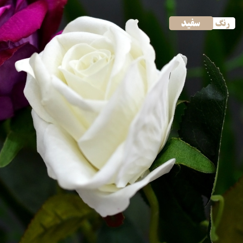 گل مصنوعی شاخه گل رز کد 50، طول 50 سانتی‌متر، بسته 3 عددی، ابعاد 10×10×50 سانتی‌متر، وزن 50 گرم