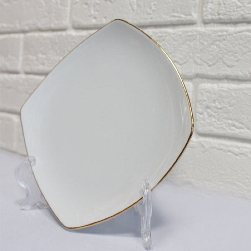 بشقاب غذاخوری چینی لوریان مدل تخت 24 خط طلا سناتور بسته 6 عددی