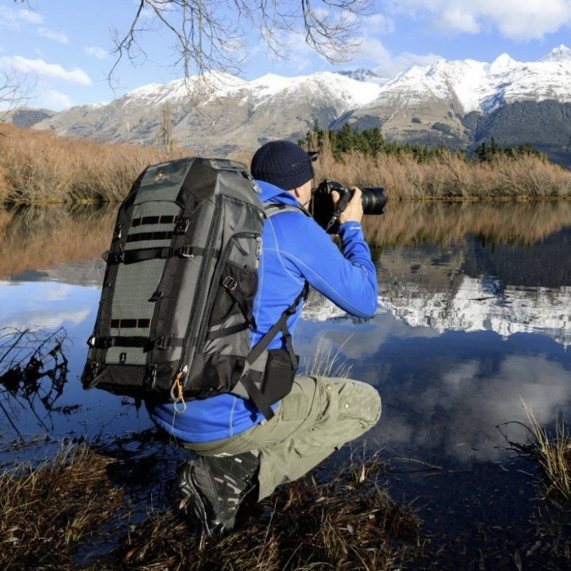 کوله پشتی دوربین لوپرو مدل Pro Trekker BP 550 AW II