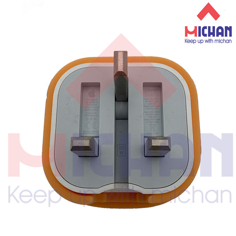 محافظ شاژر دیواری میچان مدل SLC به همراه محافظ کابل شارژ اپل مجموعه 3 عددی
