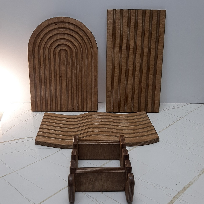 تخته سرو پلی‌وود ضدآب کد 69، مجموعه 3 عددی، مدل گرد 34×25 سانتی‌متر، مدل منحنی 37×18 سانتی‌متر، مدل صاف 36×20 سانتی‌متر، به همراه استند 18×7 سانتی‌متر