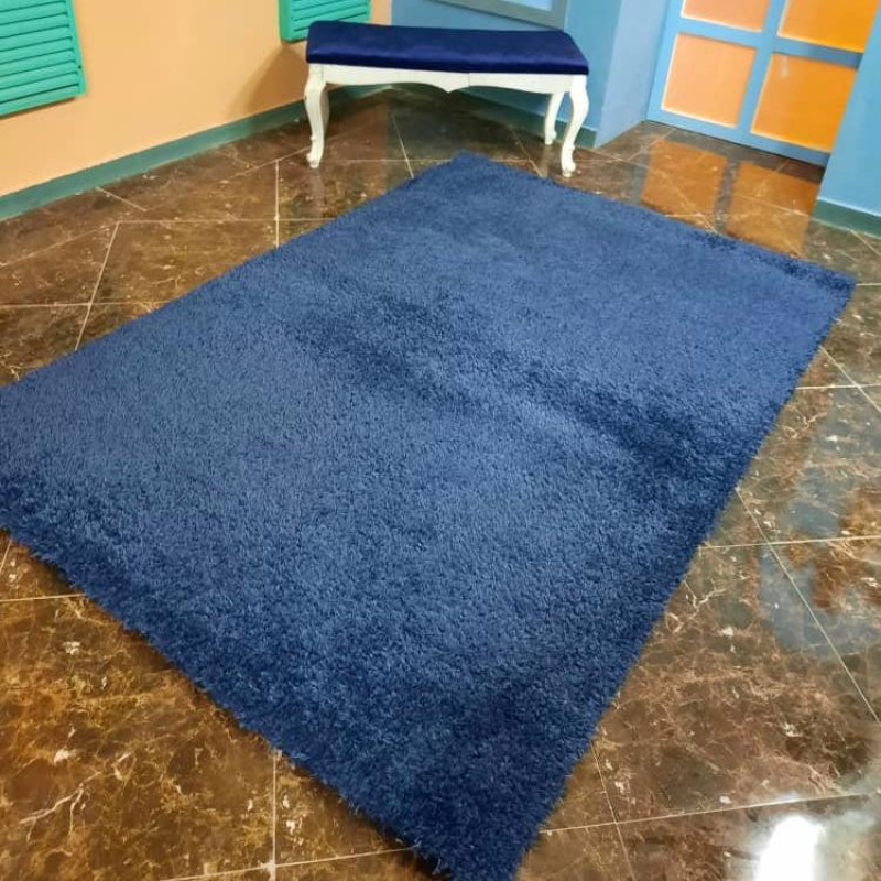 فرش ماشینی مدل شگی فلوکاتی زمینه سرمه ای