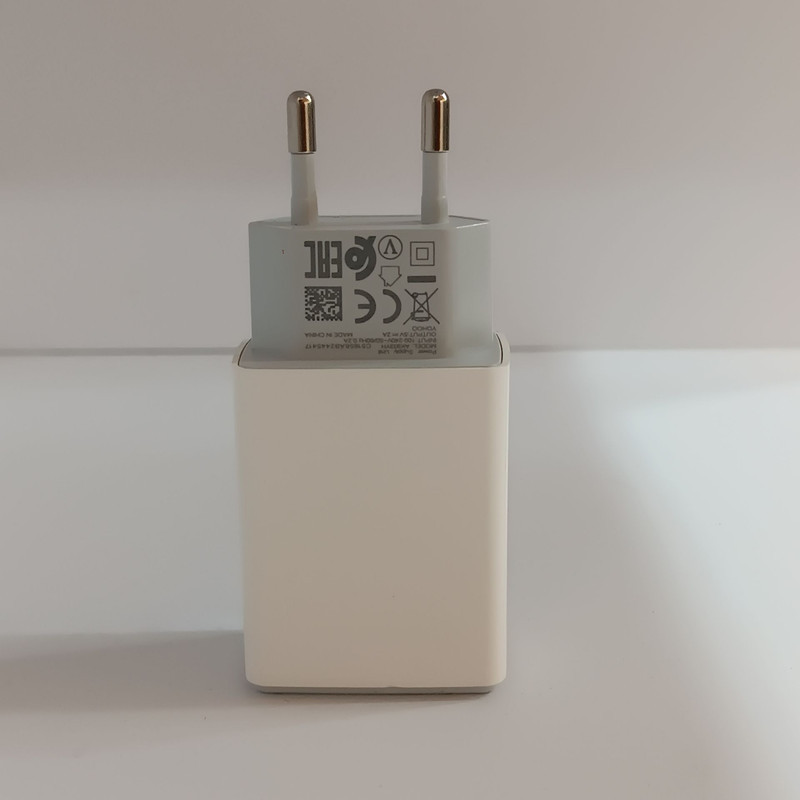 شارژر دیواری 10 وات اوپو مدل AK933YH به همراه کابل USB-C