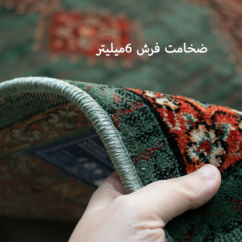 فرش ماشینی 700 شانه فرش ابریشمی کرامتیان زمینه سبز حاشیه لاکی مدل طرح بلوچی کد 5104B