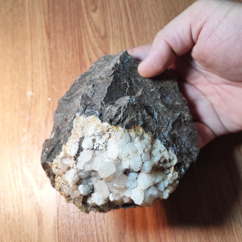 سنگ راف کوارتز مدل کریستالی K97542