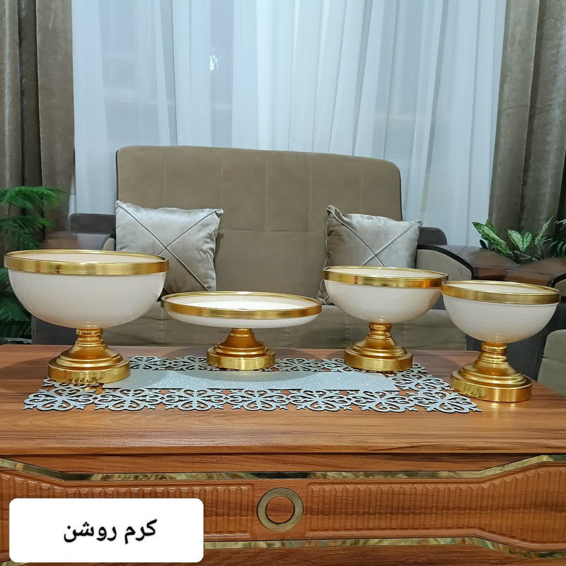 سرویس پذیرایی فلزی پایه‌دار مدل دایره‌ای، مجموعه 4 عددی شامل میوه‌خوری، شیرینی‌خوری، آجیل‌خوری و شکلات‌خوری، مناسب شستشو با دست