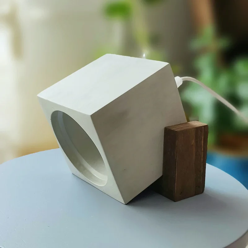 چراغ رومیزی مدل بتنی پایه چوبی