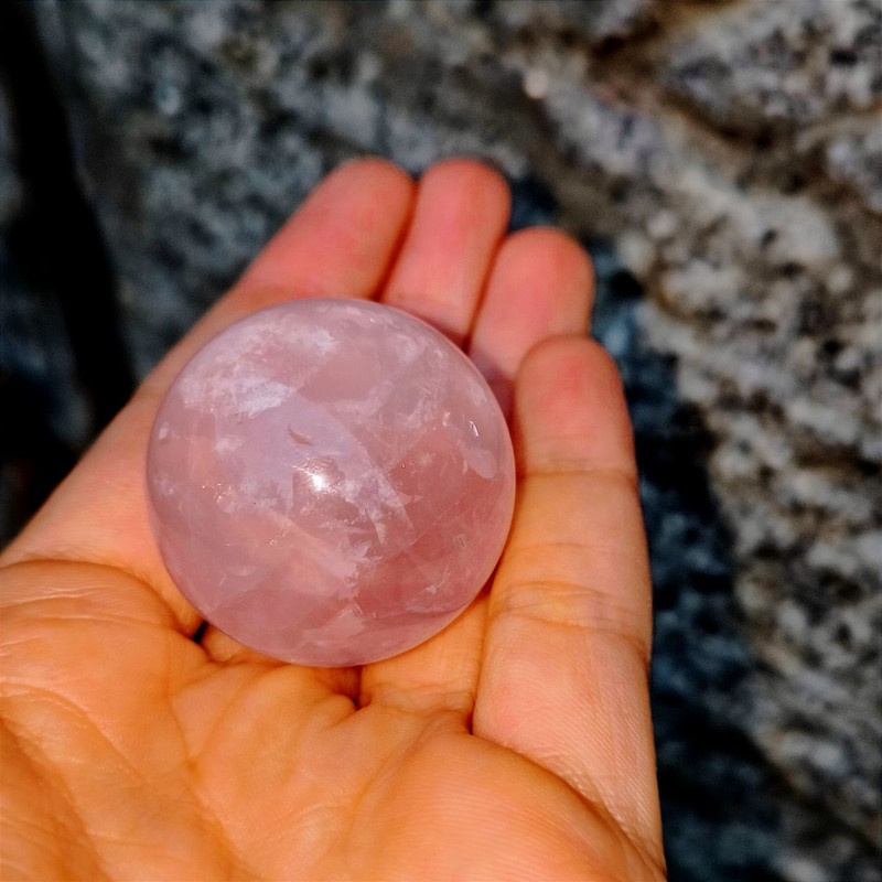 سنگ راف رز کوارتز مدل گوی کد 754
