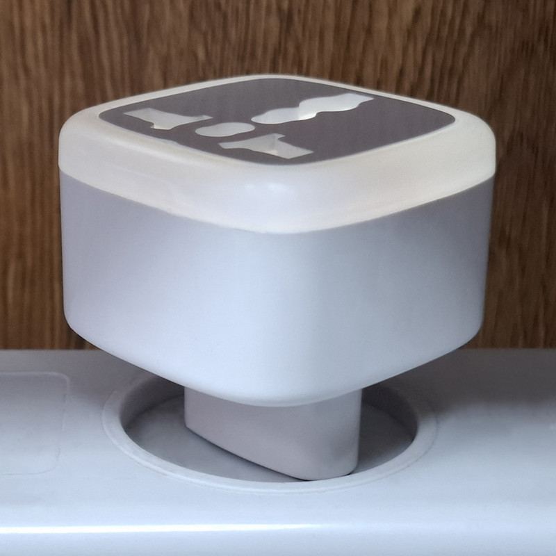 مبدل برق 3 به 2 آکوآرا مدل M-03