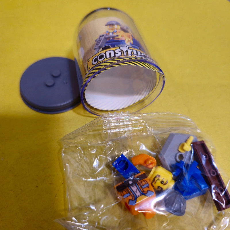 اکشن فیگور مدل کپسولی کد SM257 طرح مشاغل مجموعه 24 عددی