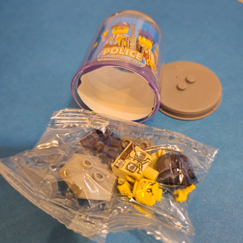 اکشن فیگور مدل کپسولی کد SM257 طرح مشاغل مجموعه 24 عددی