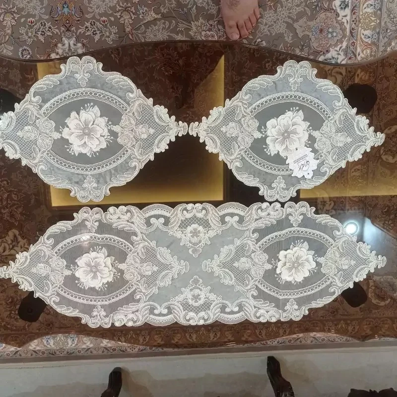 ست رومیزی سه تکه مدل دانتل طرح گل برجسته