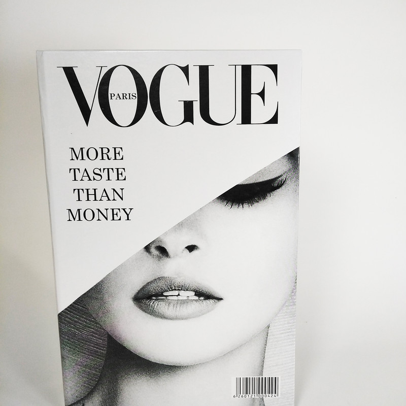 کتاب دکوراتیو مدل Vogue
