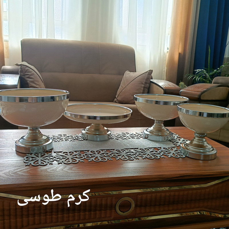 سرویس پذیرایی فلزی پایه‌دار مدل دایره‌ای، مجموعه 4 عددی شامل میوه‌خوری، شیرینی‌خوری، آجیل‌خوری و شکلات‌خوری، مناسب شستشو با دست