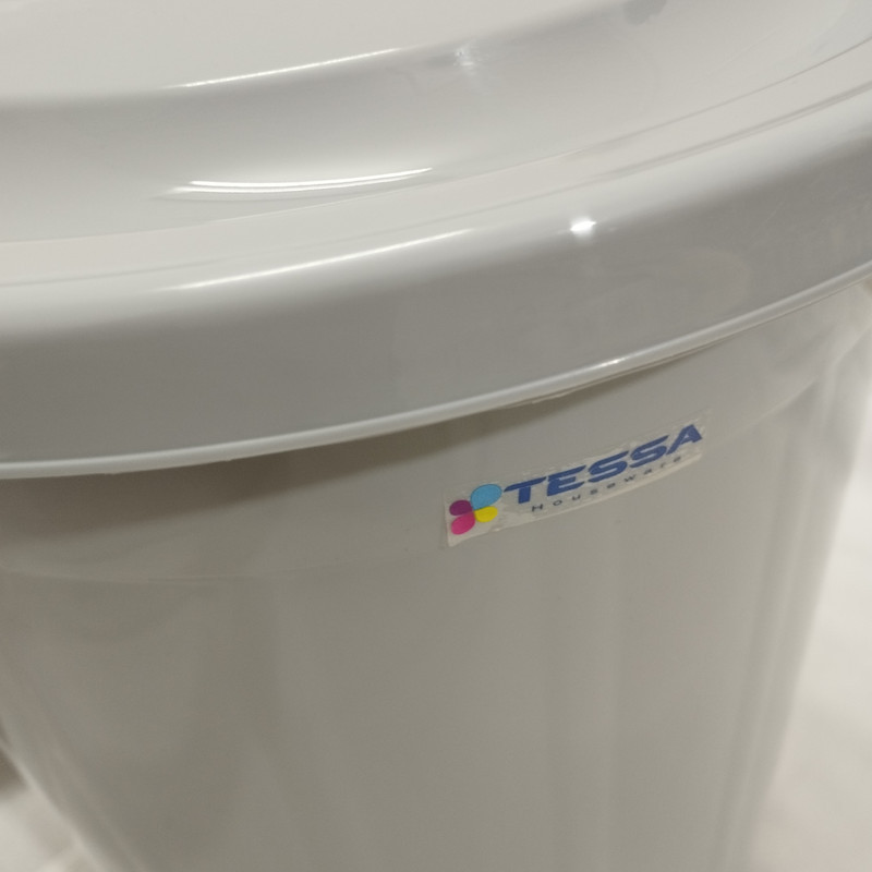 سطل زباله تسا مدل درب دار کد 610 TESSA