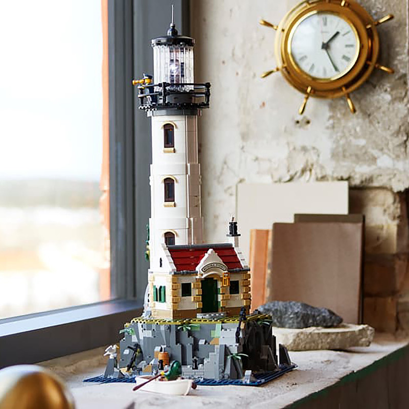 لگو 2065 تکه سری Ideas مدل Motorized Lighthouse کد 21335