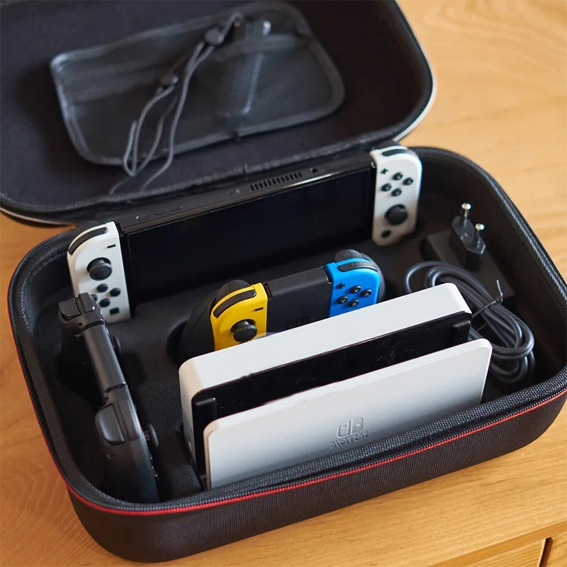 کیف حمل کنسول و لوازم نینتندو سوییچ مدل Game Traveler Deluxe PHb-133