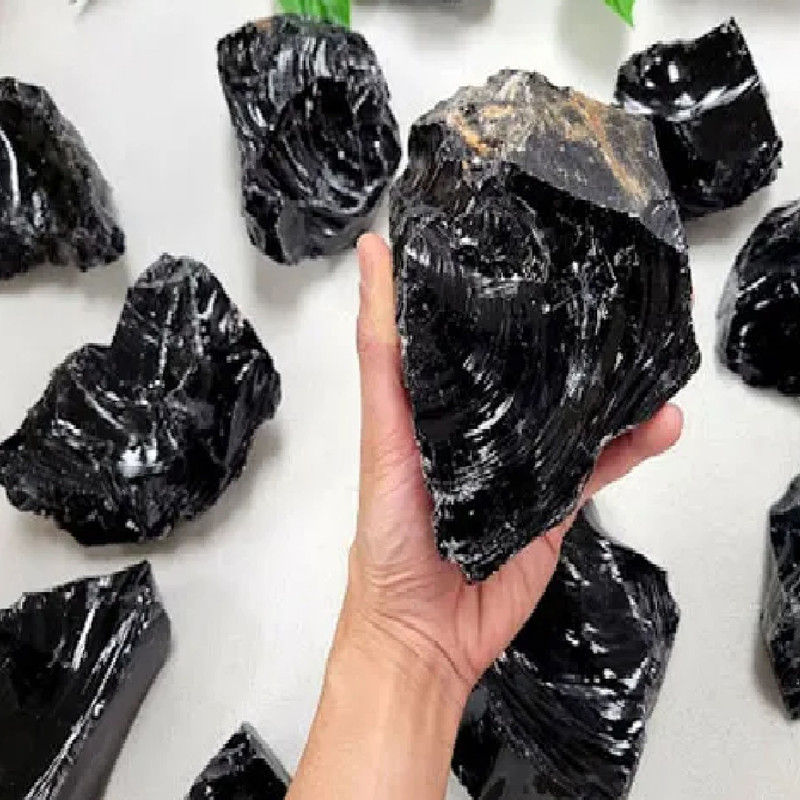 سنگ راف مدل  ابسیدین سیاه Q2
