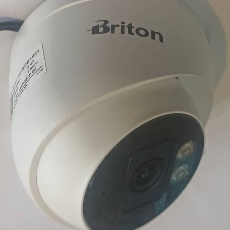 دوربین مداربسته دام برایتون مدل UVC-212T45P-MC2 با رزولوشن 2 مگاپیکسل، لنز 2.8 میلی‌متری F1.6، دید در شب و میکروفن داخلی، اتصال باسیم و پشتیبانی از پروتکل AHDTVICVICVBS