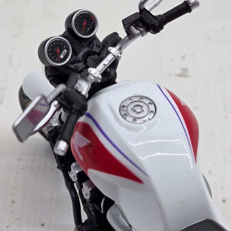 ماکت موتور ناب سل مدل هوندا سی بی HONDA CB1300SF  AUTOMAXX به همراه جاسوییچی