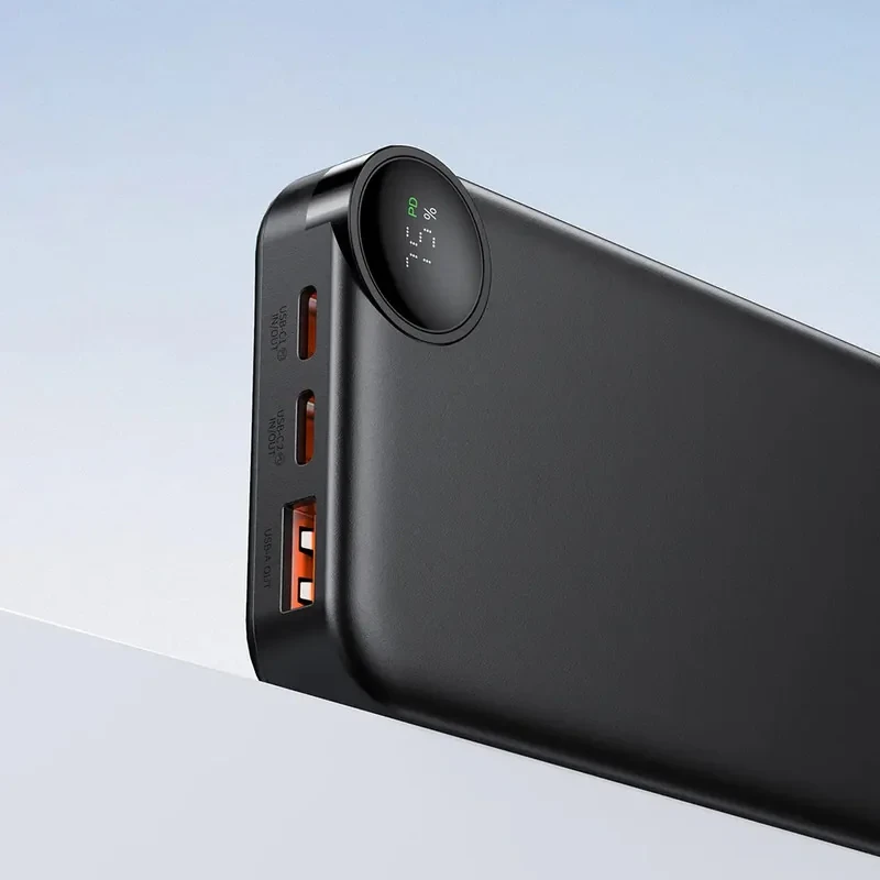 پاوربانک ۳۰ وات مک دودو مدل MC-385 ظرفیت ۱۰۰۰۰ میلی‌آمپرساعت