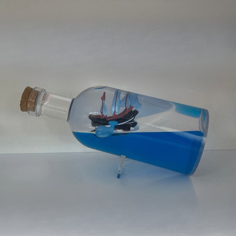 دکوری مدل بطری شناور طرح کشتی و نهنگ