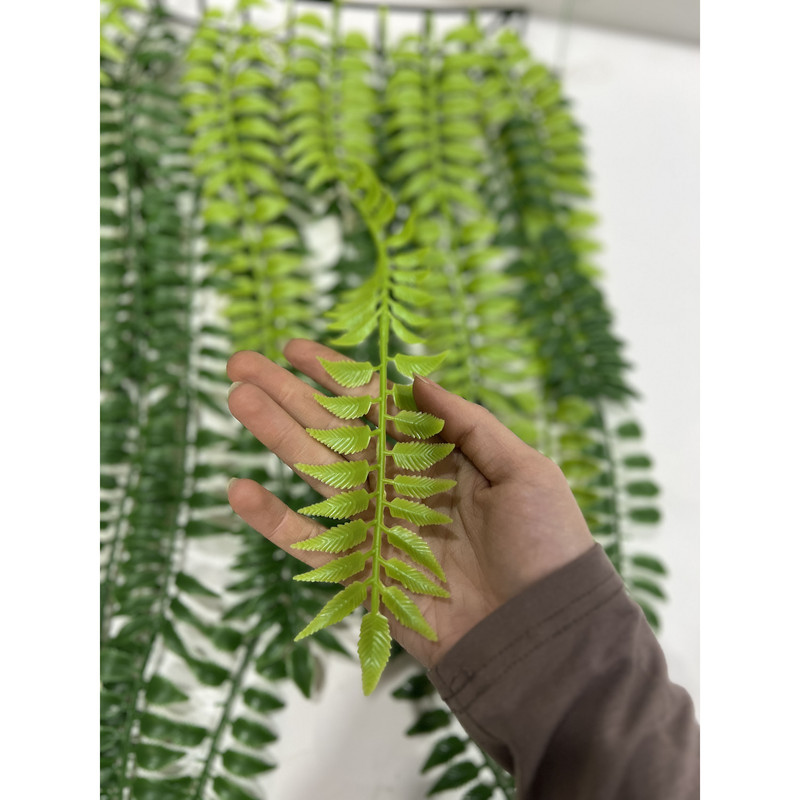 گل مصنوعی دیوارپوش سرخس با ابعاد 25x10x50 سانتی‌متر و وزن 100 گرم