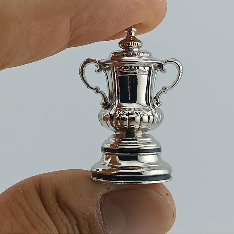 اسباب بازی زینتی مدل جام فوتبال کد 01