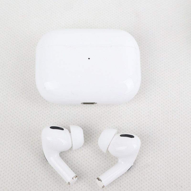 ساعت هوشمند دبلیو اِس مدل WS-83 MAX دارای قابلیت های صفحه نمایش رنگی، صفحه نمایش لمسی، کنترل موسیقی (Music Player)، کنترل سطح اکسیژن خون، قابلیت مکالمه مستقیم، قابلیت تغییر طرح ساعت یا تم بند سیلیکون